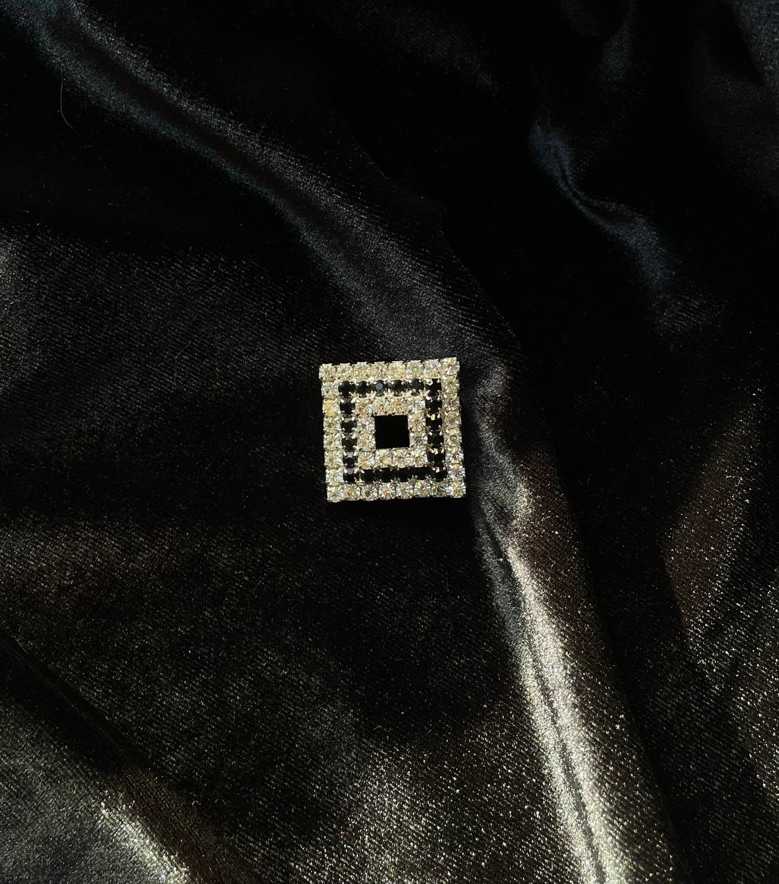 Винтажная брошь «Черно-серебряный квадрат»