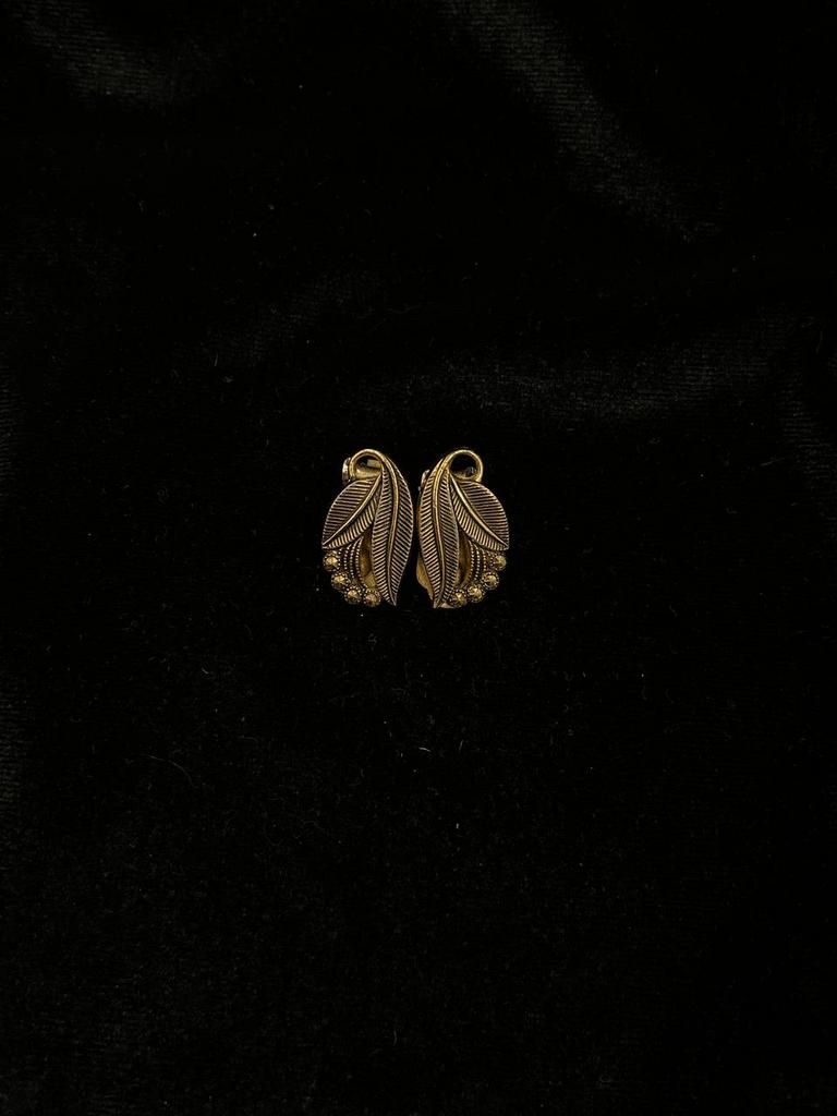 Винтажные клипсы «Четыре листочка и капельки»