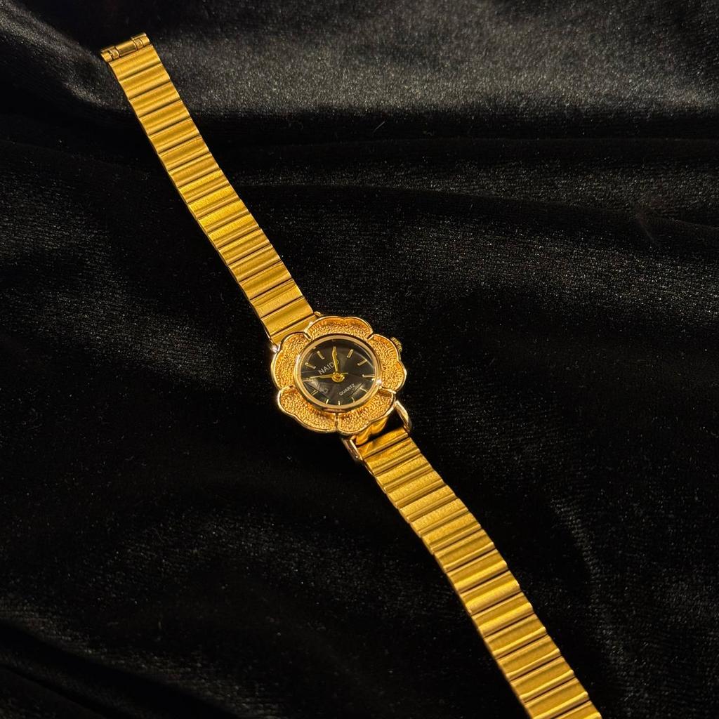 Часы "Цветок пустыни"