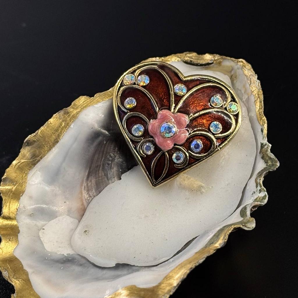 Винтажная брошь "Сердце эпохи"