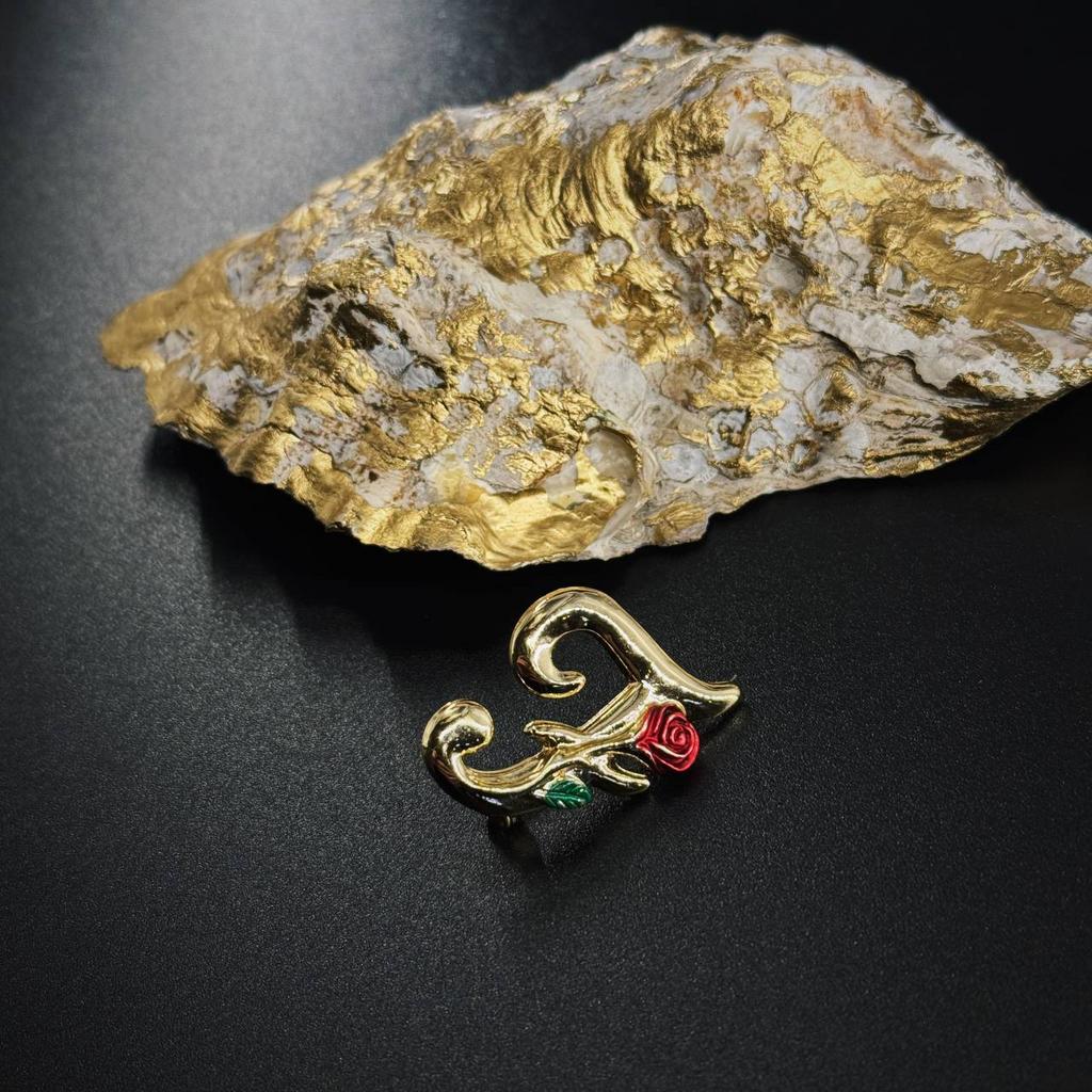 Винтажная брошь "Буква J"