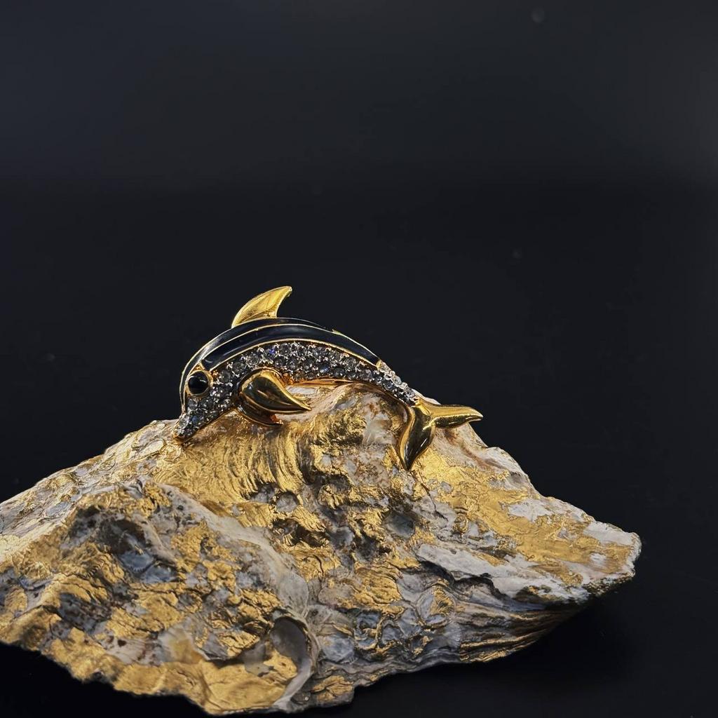 Винтажная брошь "Дельфин"