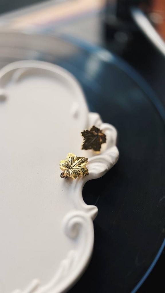 Винтажные клипсы «Листья акцентные Золотистые»