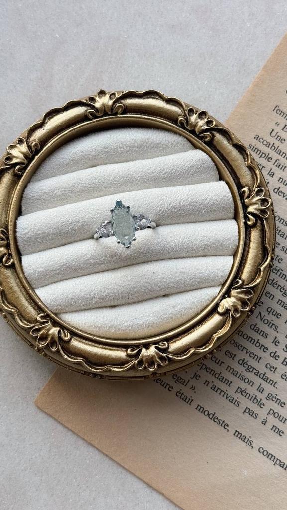 Кольцо «Нежное прикосновение» 17 размер