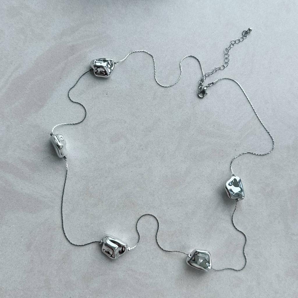 Ожерелье "Частицы хрома"