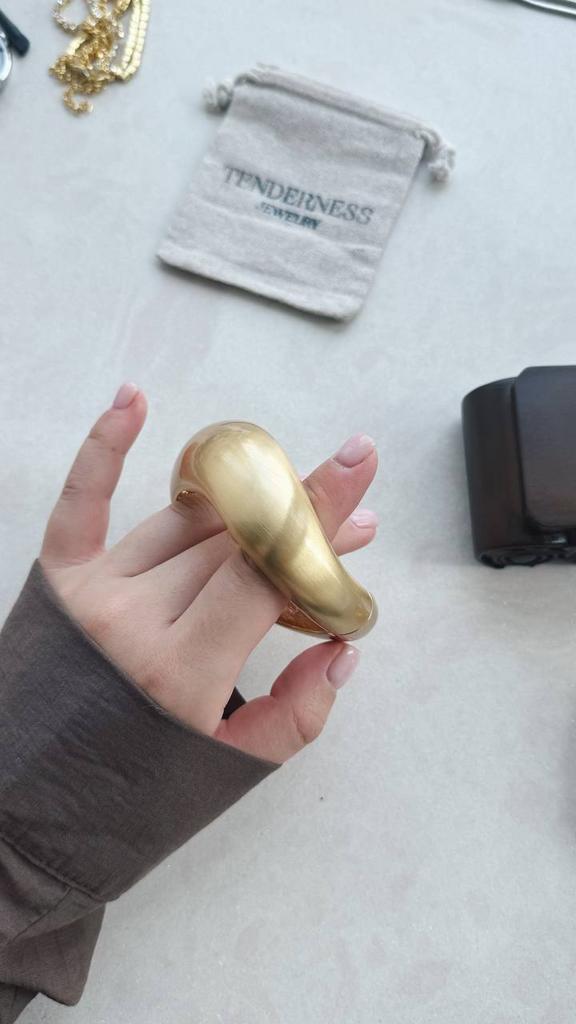 Браслет "Golden Embrace"