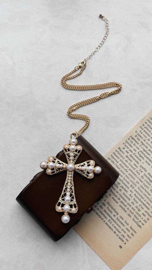 Подвеска с жемчужным крестом "Серенада пути" в золотом оттенке