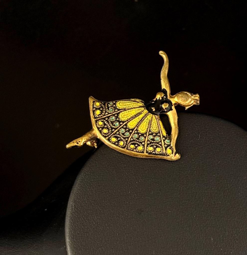 Винтажная брошь «Балерина ажурная» 40е годы