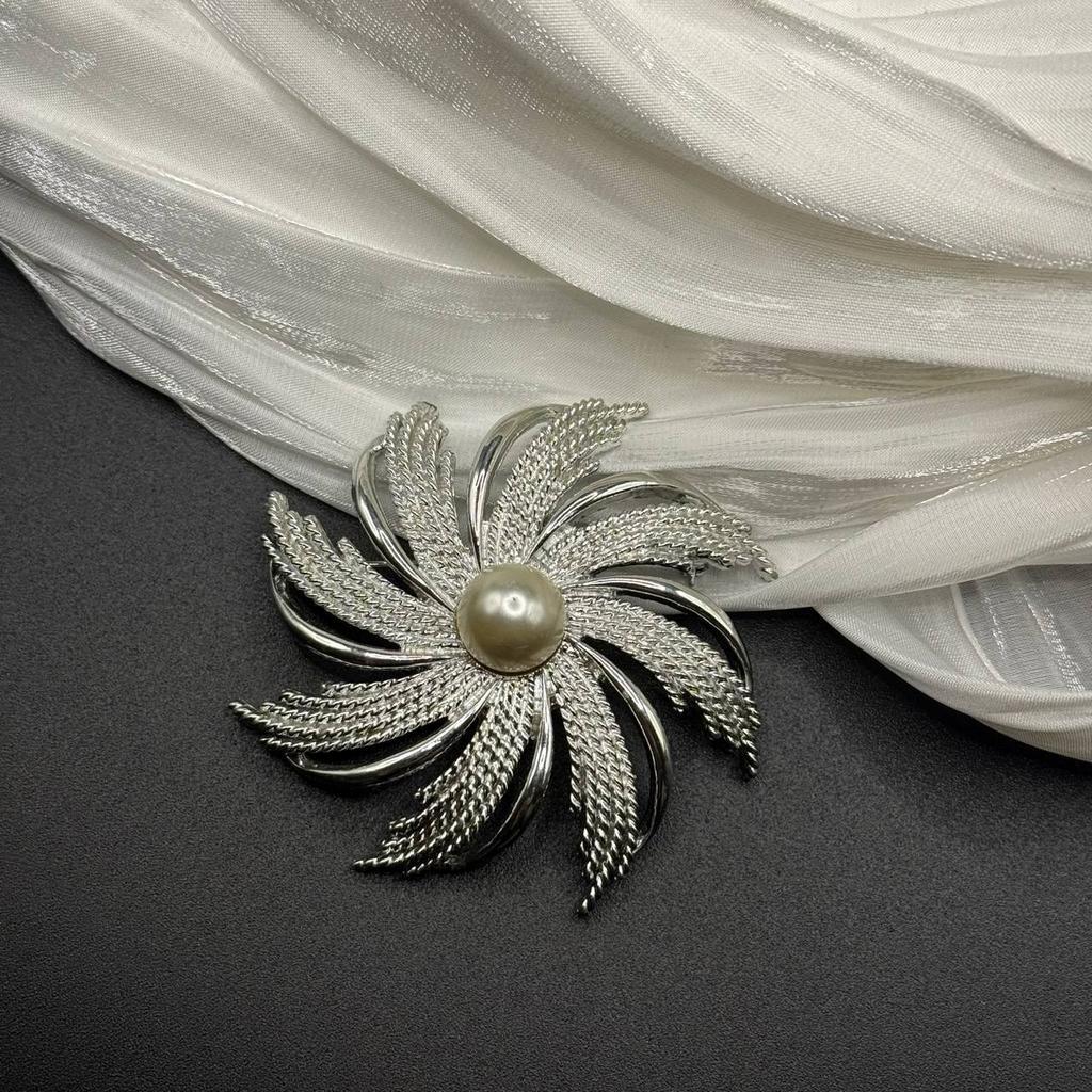 Винтажная брошь "Лик Эвридики" Sarah Co США 70е