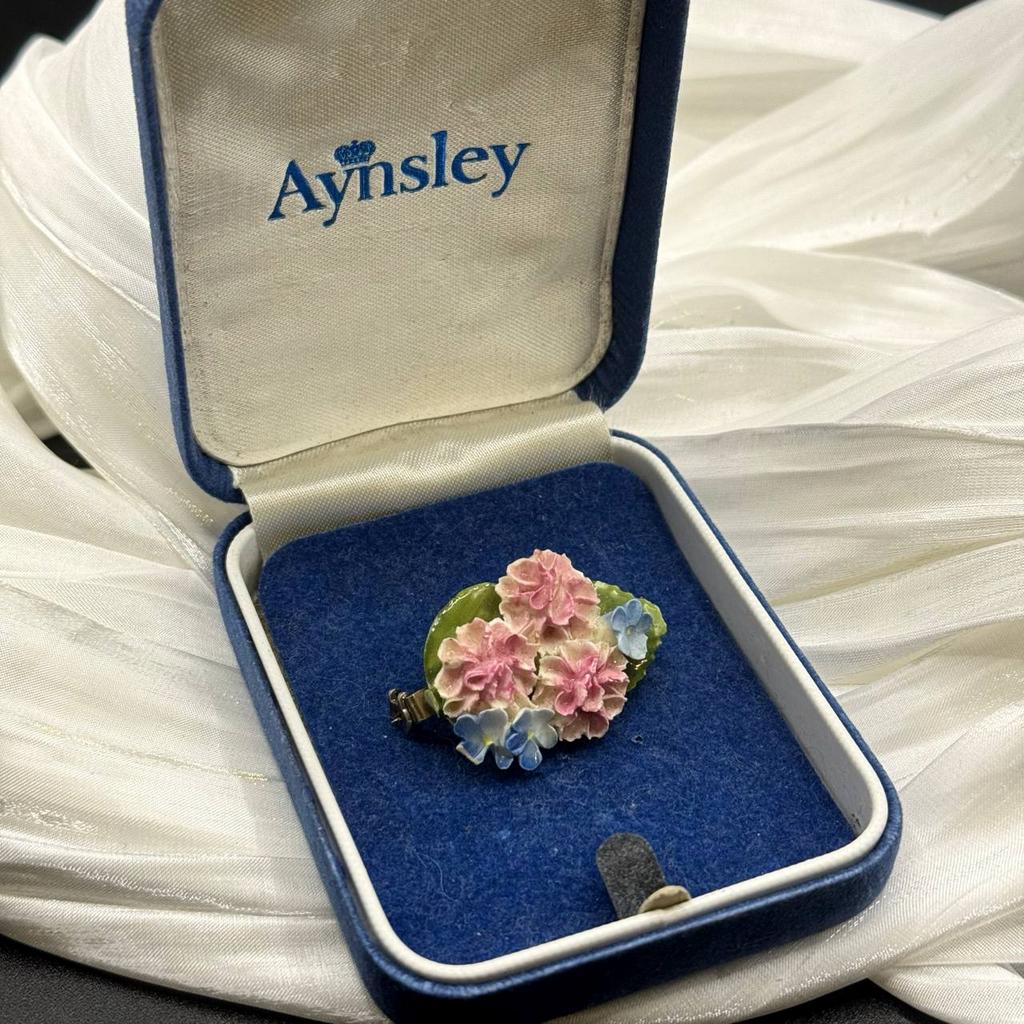 Винтажная фарфоровая брошь "Элегия цветения", Aynsley, Англия, 60е