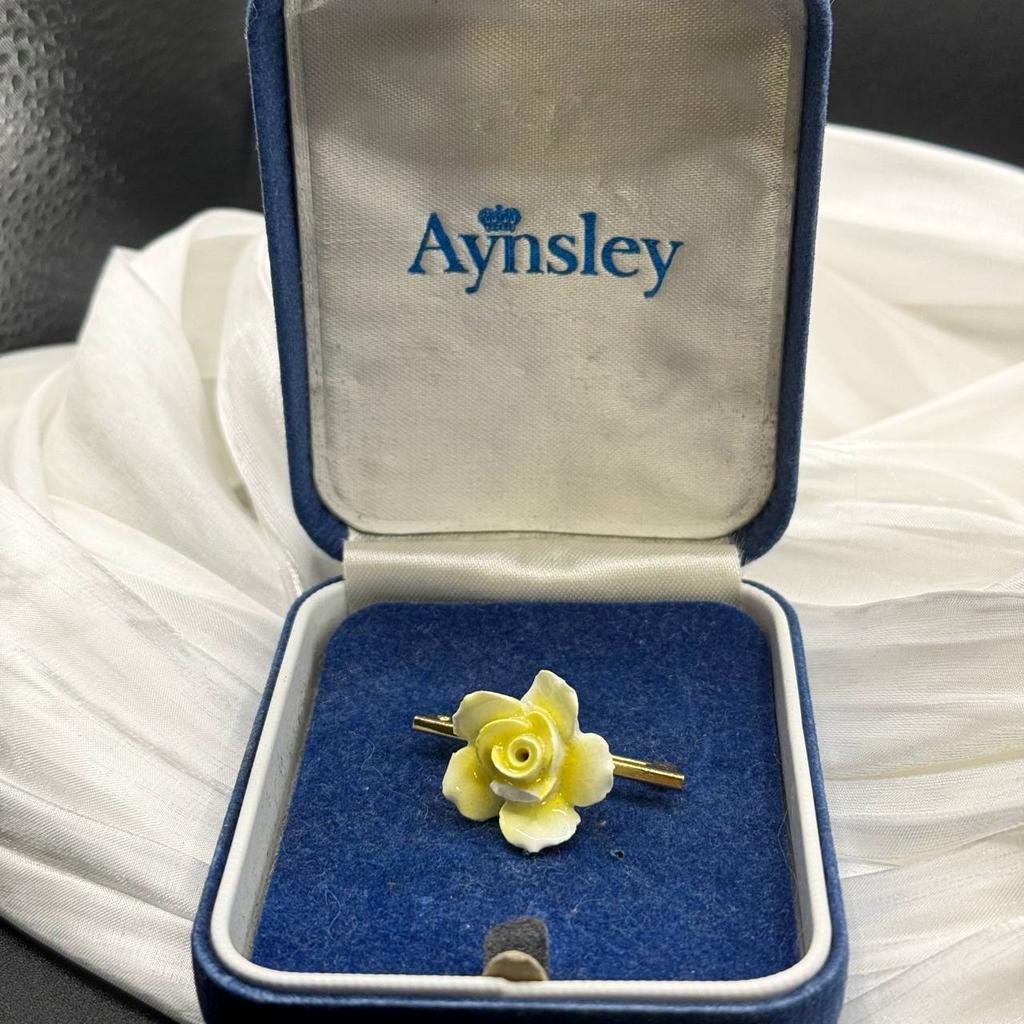 Винтажная фарфоровая брошь "Пастораль", Aynsley, Англия, 60е