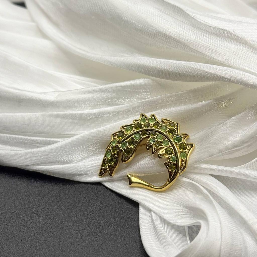 Винтажная брошь "Натуралистичный этюд", США, 70е