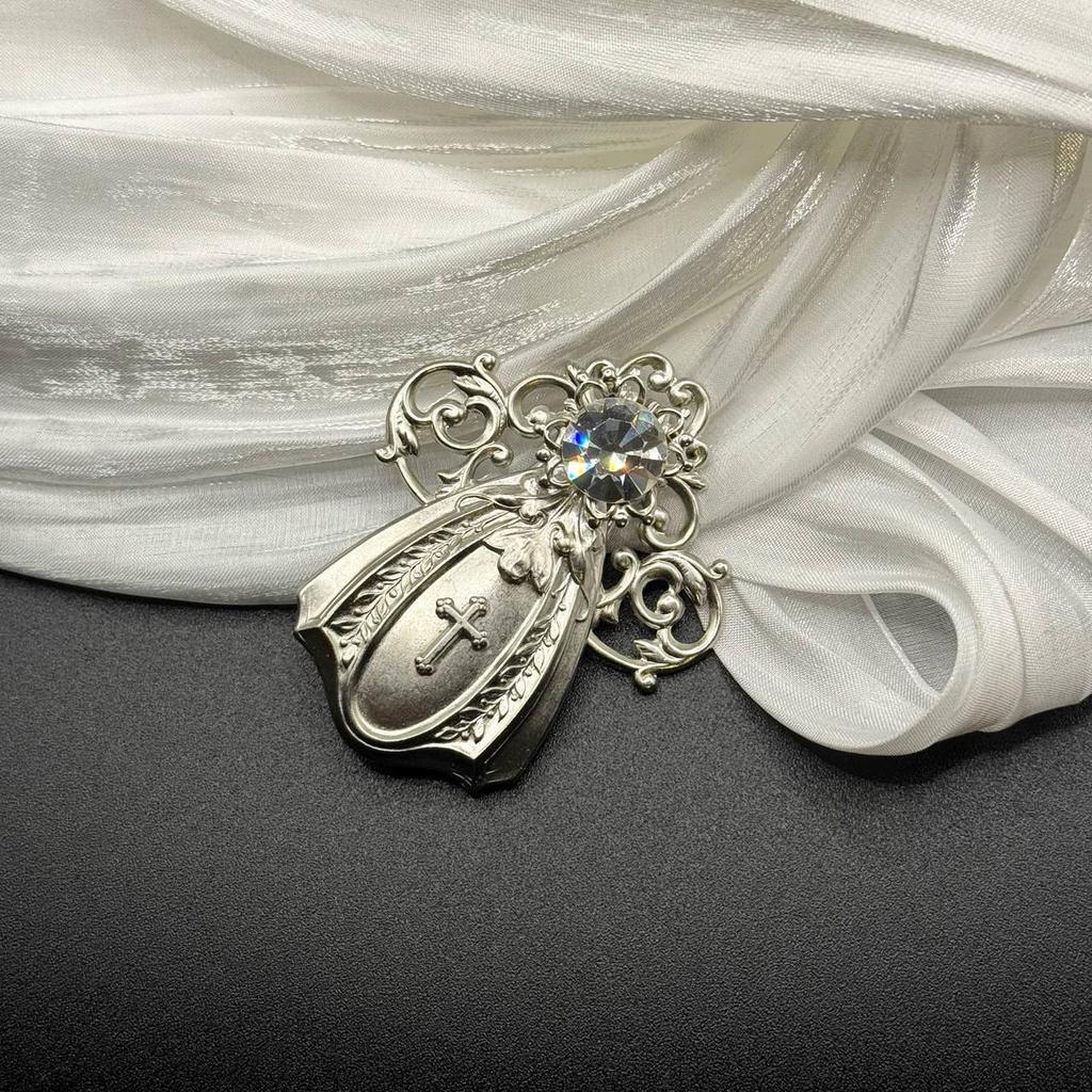 Винтажная брошь "Светлый оберег", Jane, США, 1997г