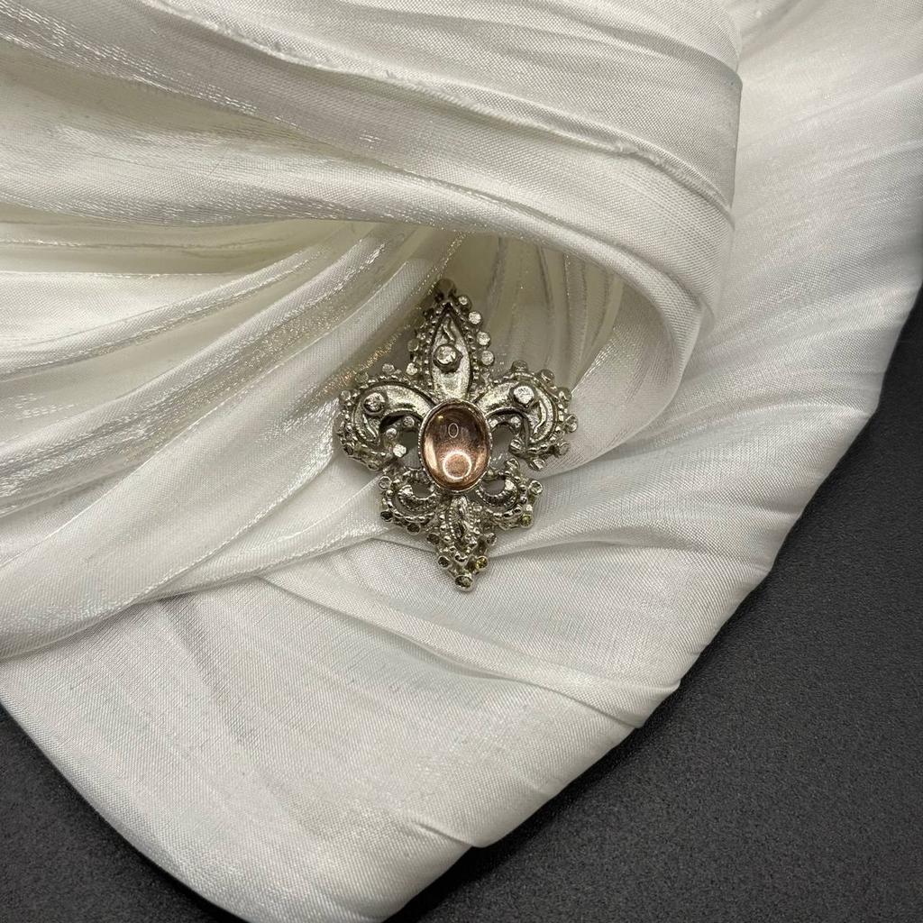 Винтажная брошь "Манерный знак", Англия, 60е