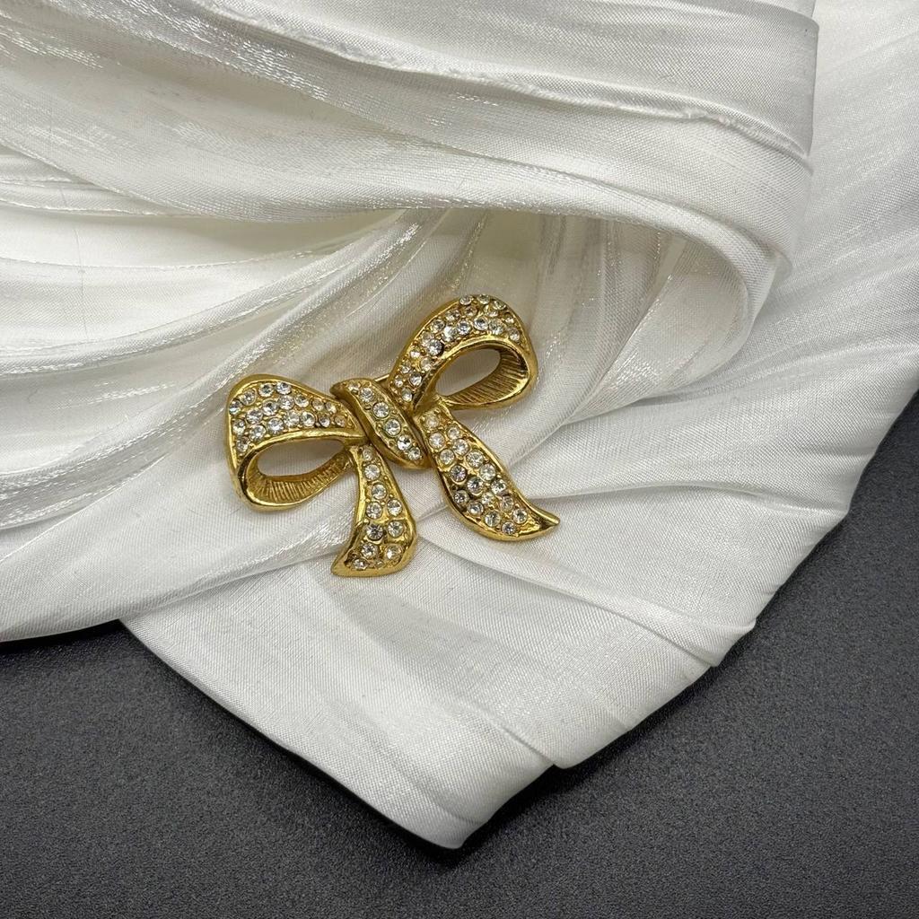 Винтажная брошь "Узлы твоей милости", США, 70е