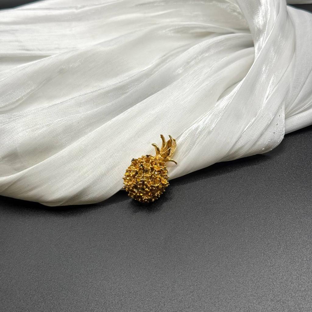 Винтажная брошь "Spongebob house", с кристаллами Swarovski, Alice Caviness, США, 50е