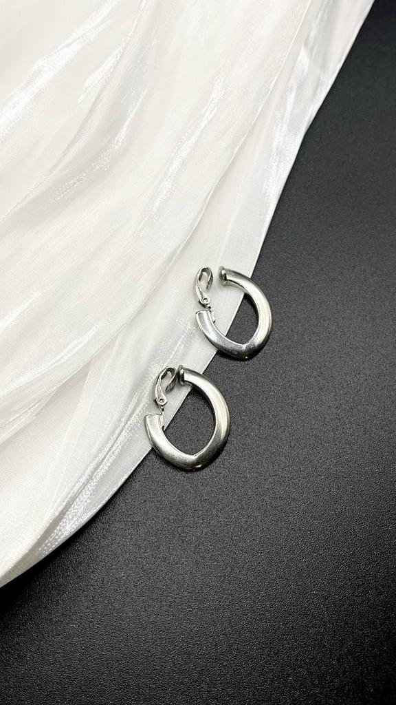 Винтажные клипсы «Контур», США, 70е