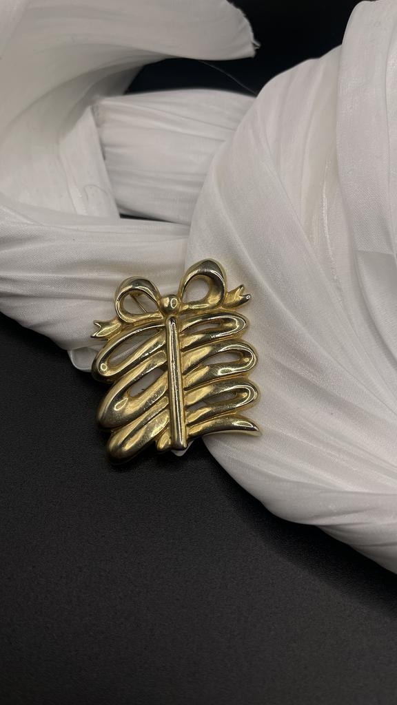 Винтажная брошь «Подарок-1»