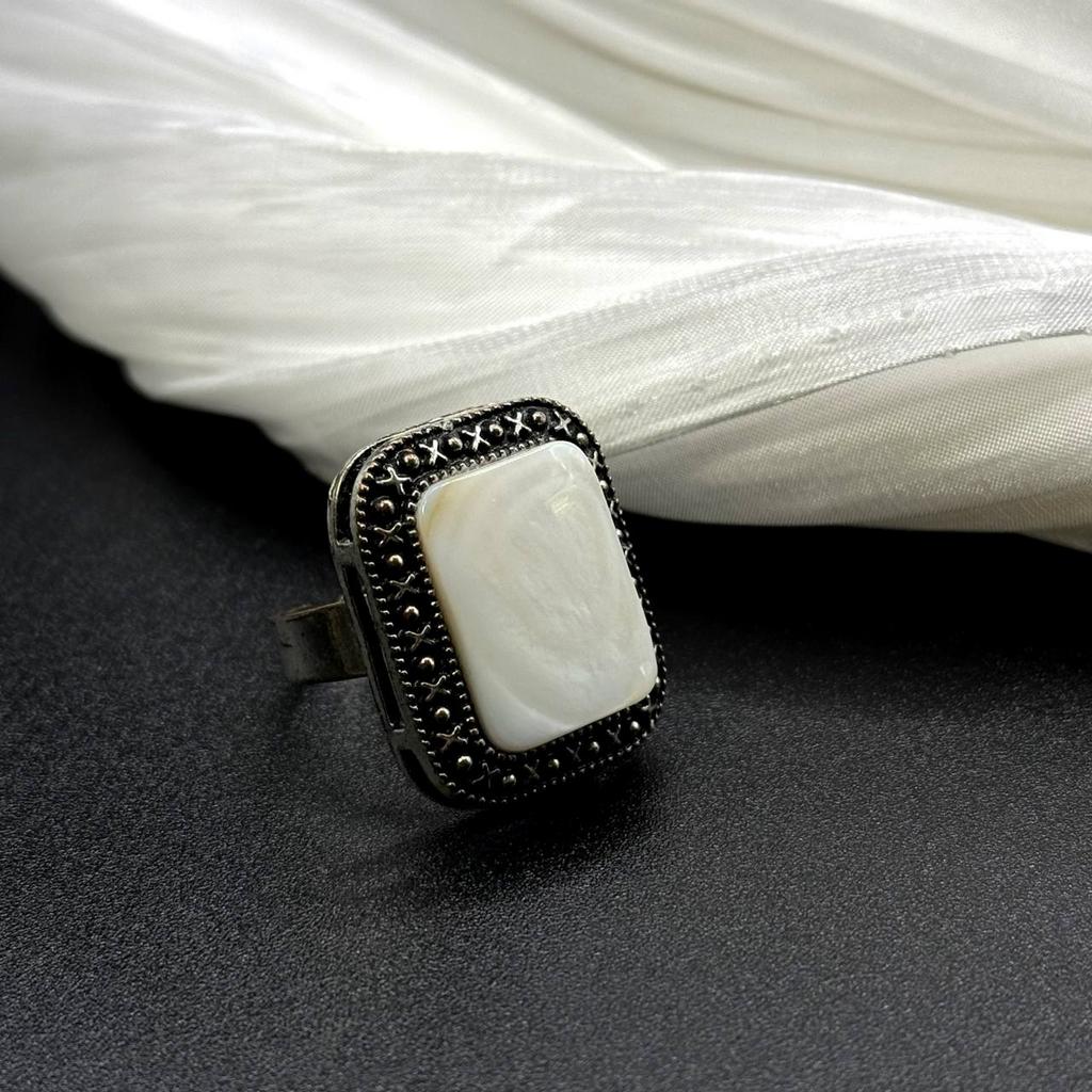 Винтажное кольцо «Благородство перламутра», Англия, 70е, регулируемое