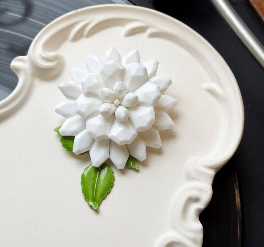 Винтажная брошь «Застывшая нежность» West Germany, 80-90е