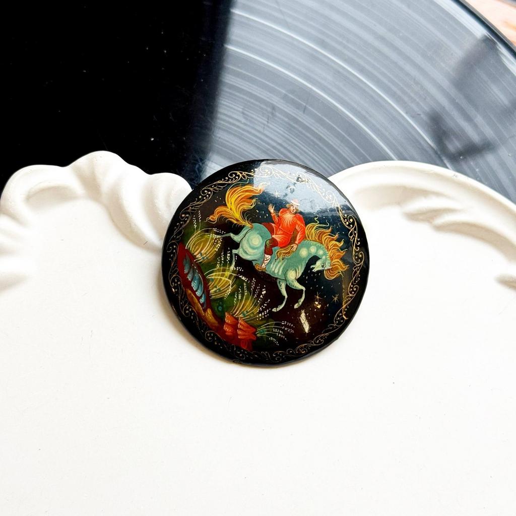 Винтажная брошь «Конек горбунок» палехская лаковая миниатюра, 60е