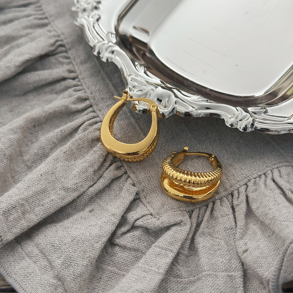 Серьги «Нежное прикосновение золота»