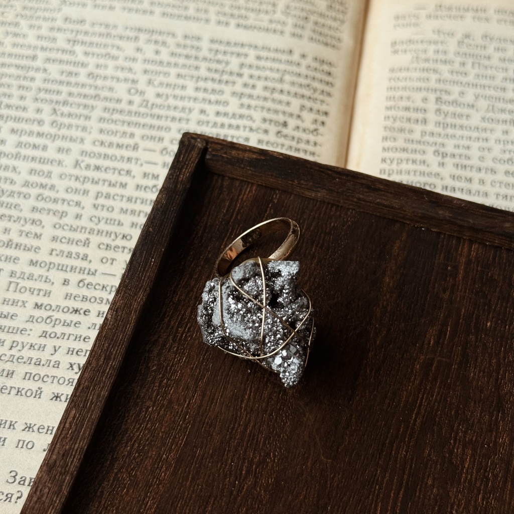 Кольцо «Осколок Вселенной», 16 размер в золотом цвете