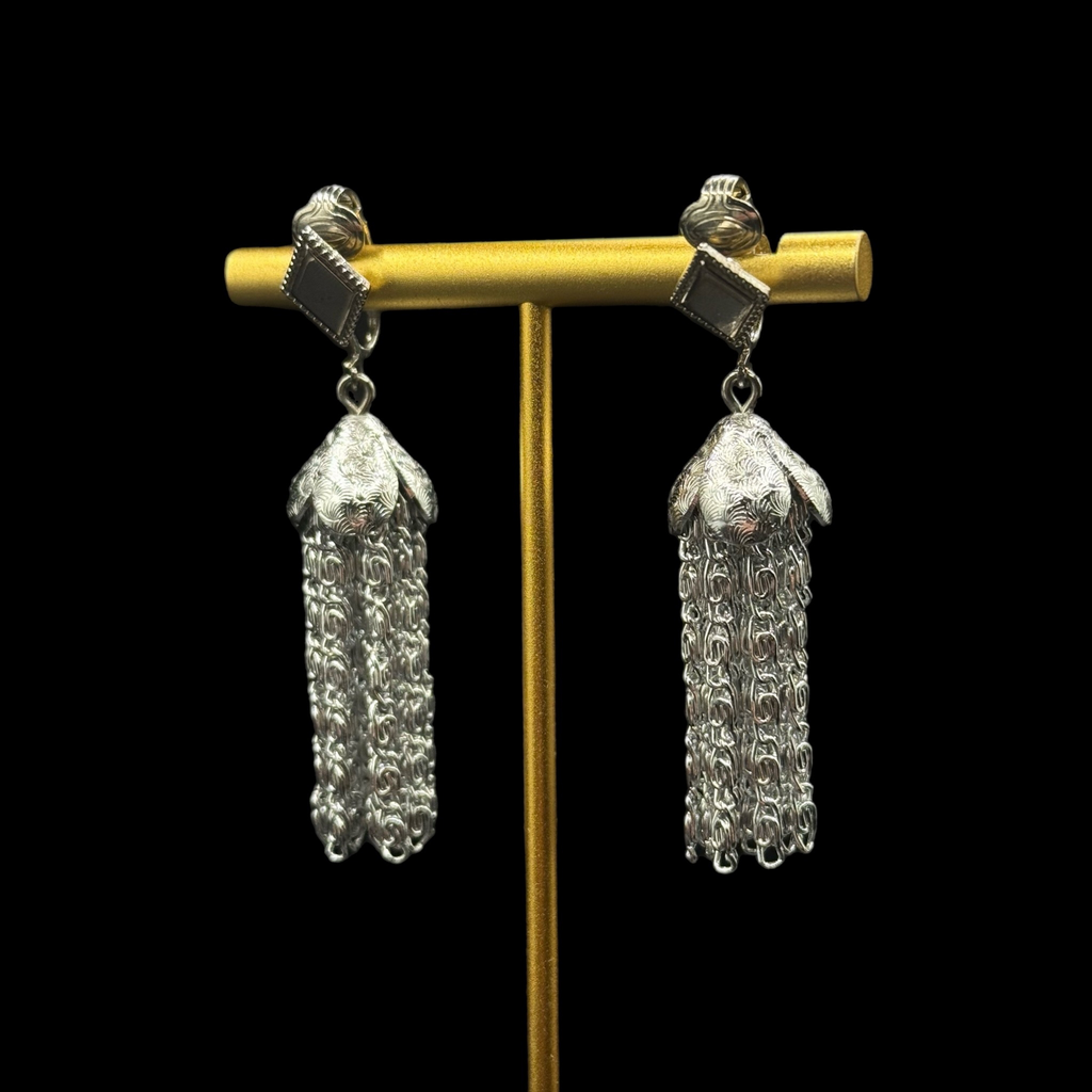 Винтажные клипсы “Fizzy silver strings”, Sarah Coventry, США, 70е