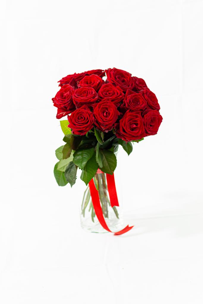 Арт. 25 Монобукет с красной розой под ленту