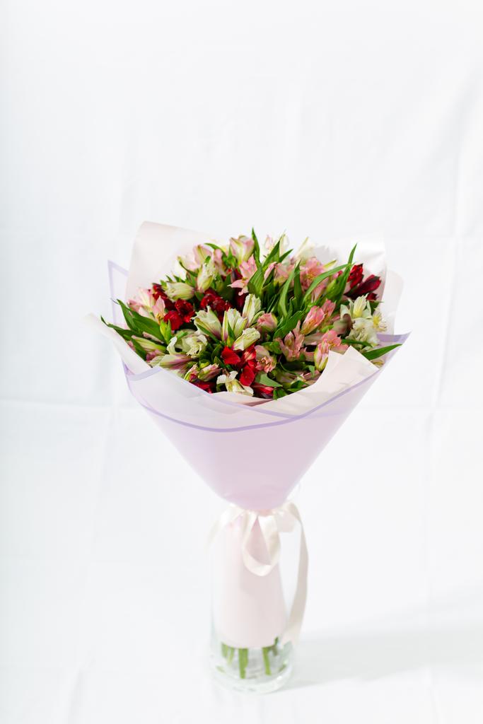 Арт. 5 Монобукет с альстромерией "Акварель"