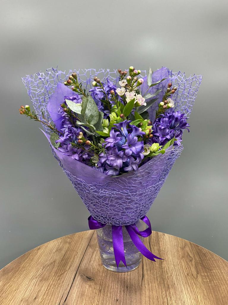 Арт. 84 Букет с гиацинтами