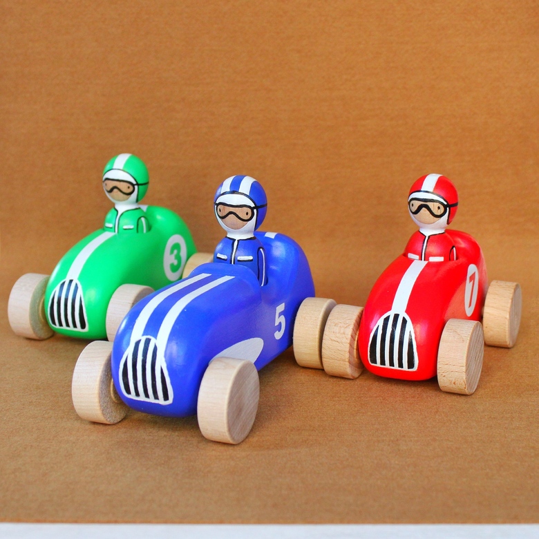 Набор гоночных машин с водителями, из бука