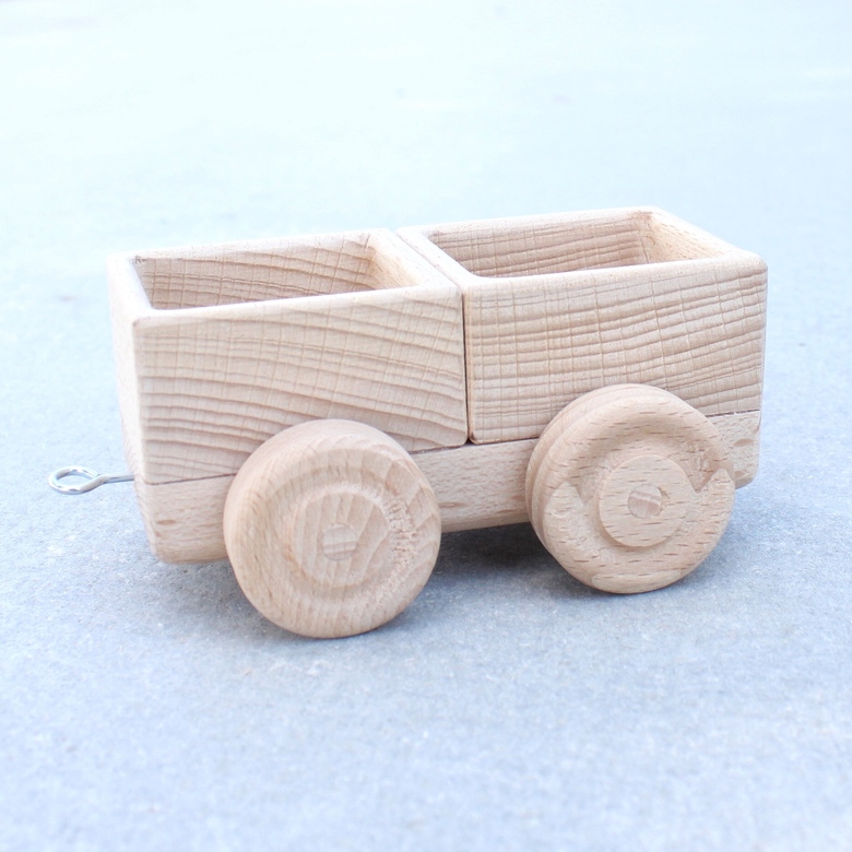 деревянная вагонетка с прицепом для игры с гномиками