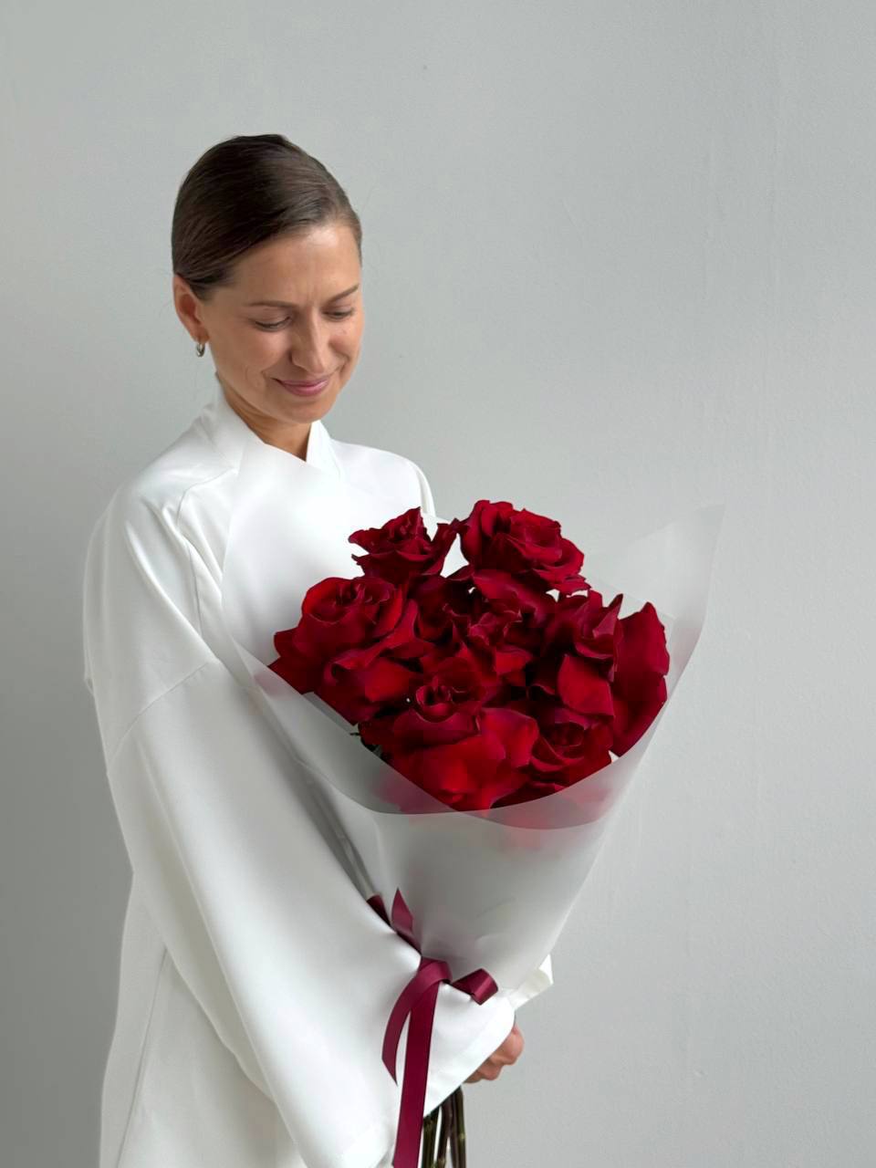Элегантный букет из красных французских роз 7 шт