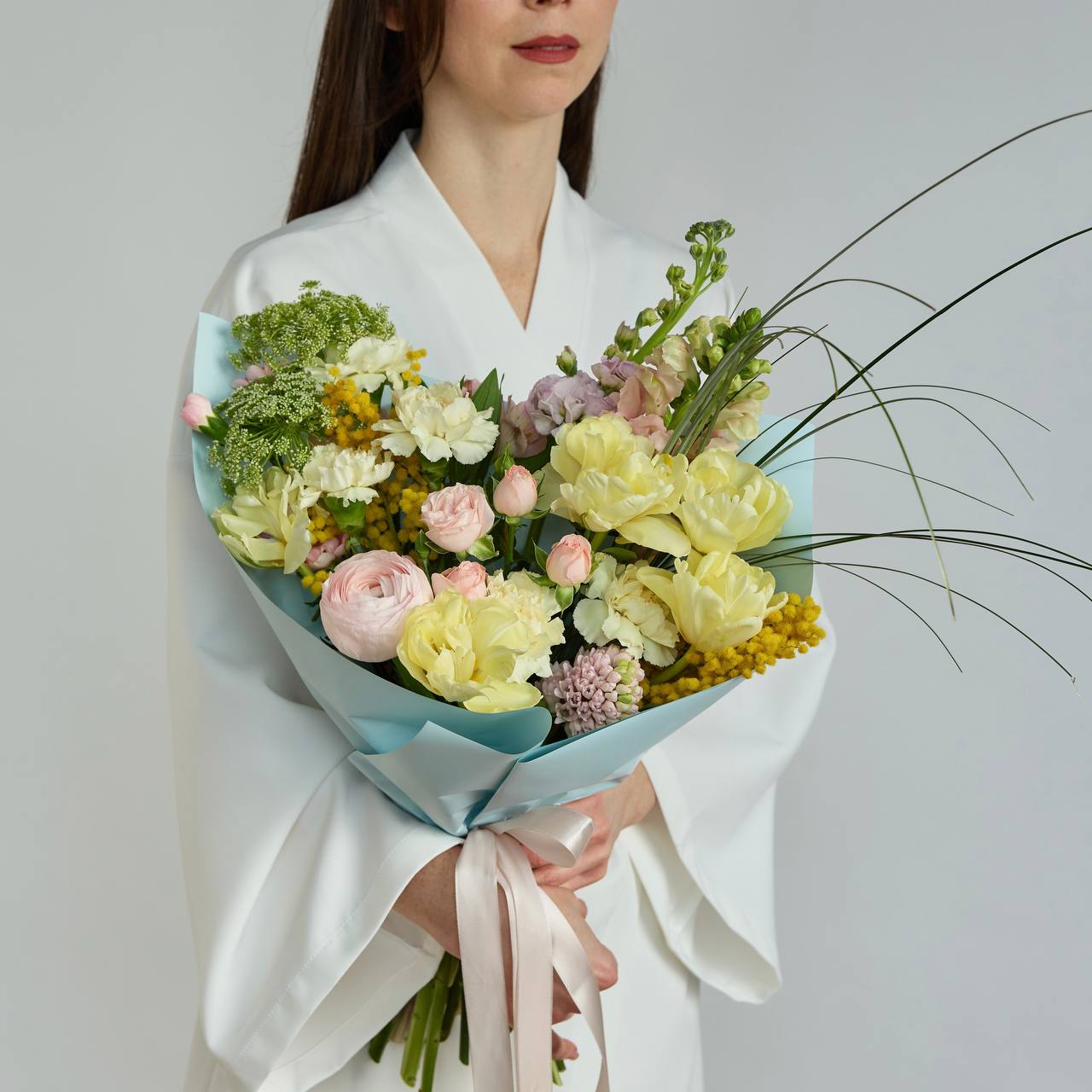 Нежный весенний букет XL