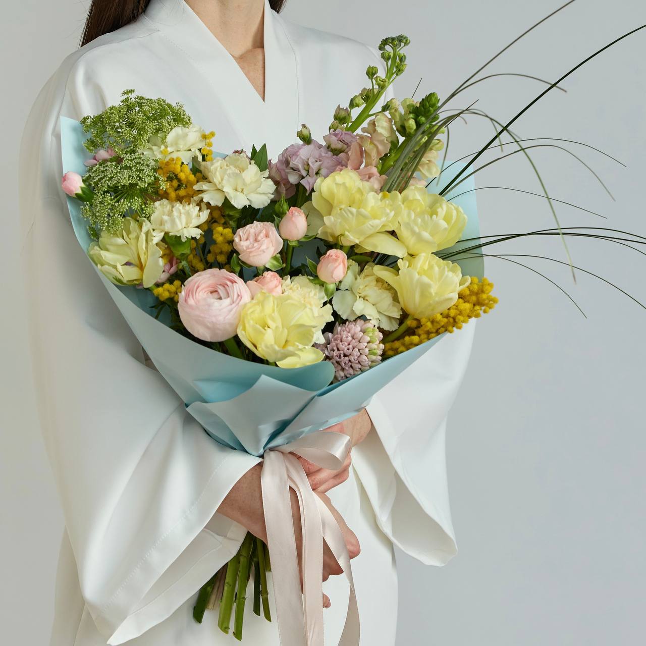 Нежный весенний букет XL