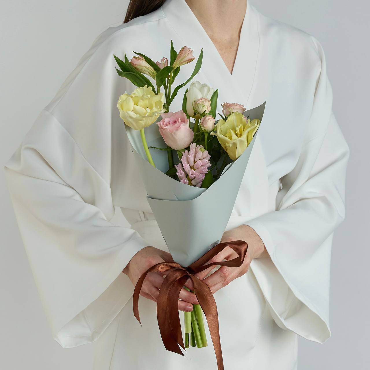 Нежный весенний букет S