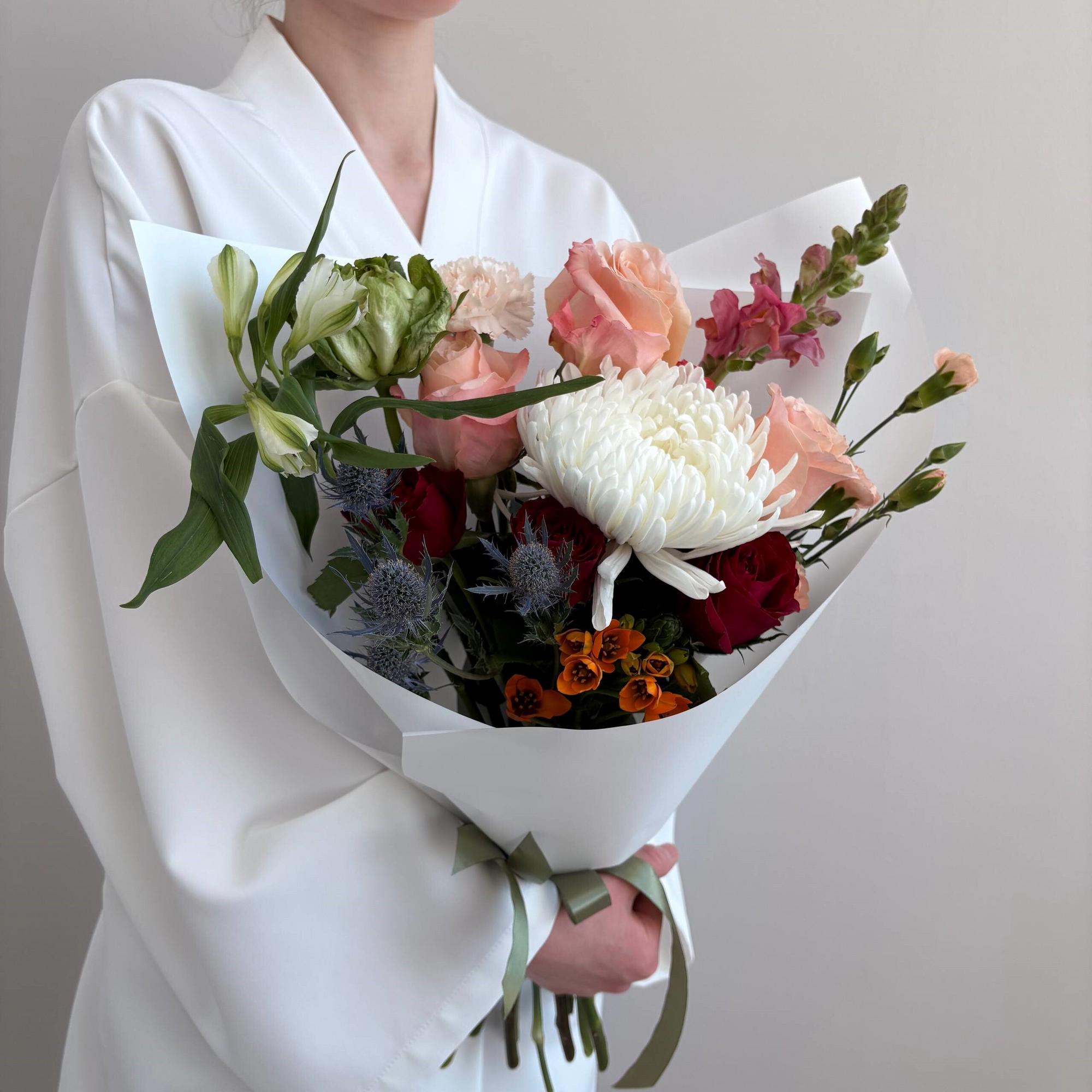 Фактурный букет с антирринумом