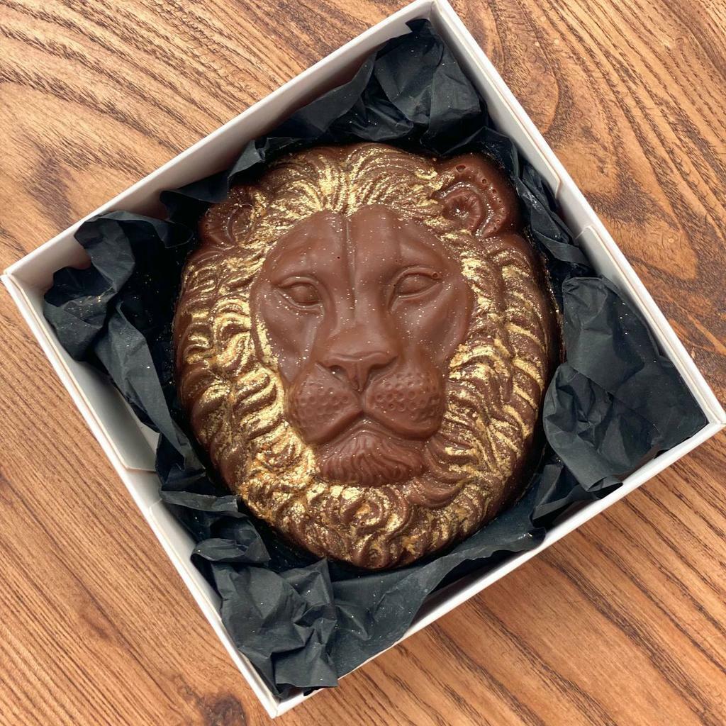 Молочный шоколад 35.9% "Лев"