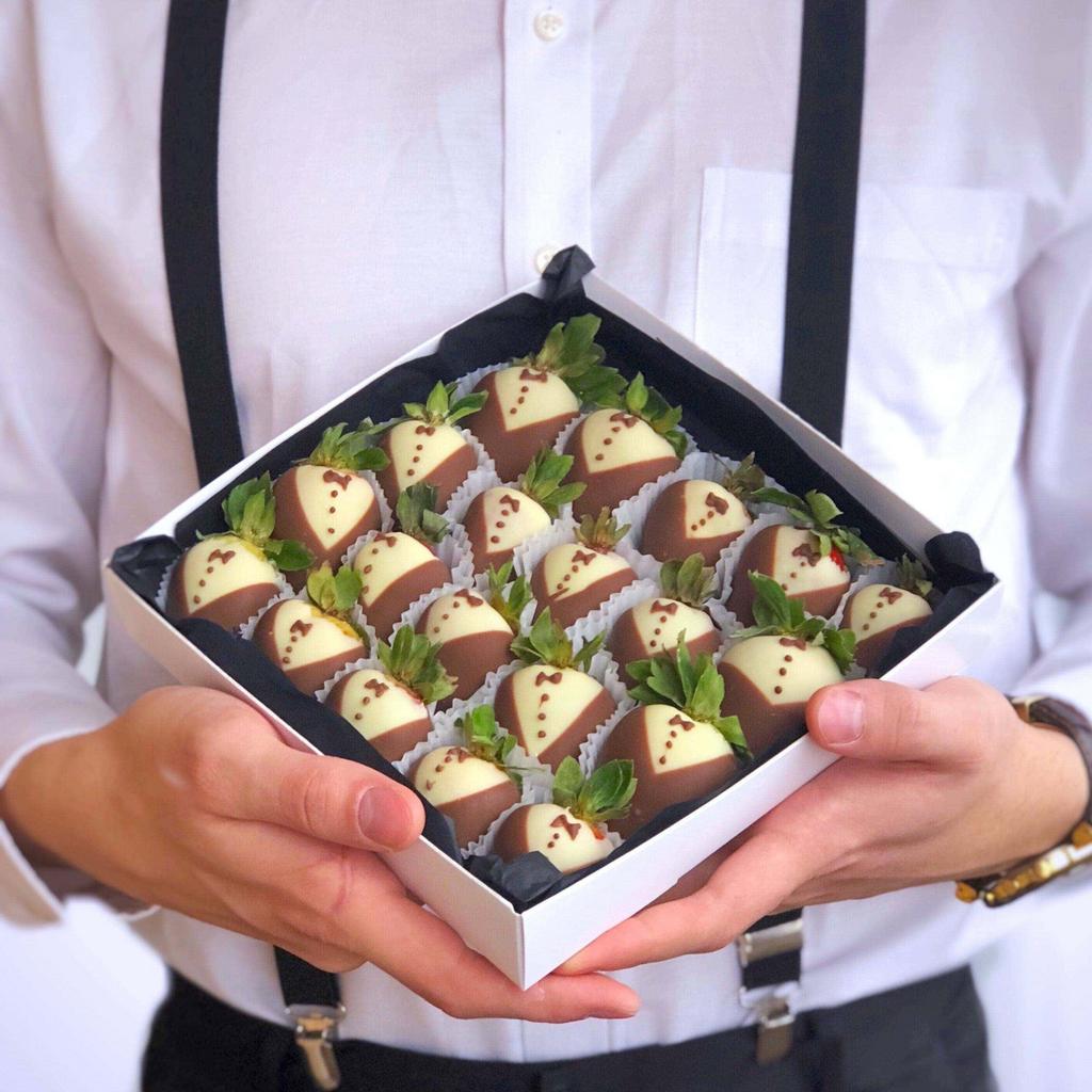 Клубника в шоколаде "Mr. Gentleman" (20-25 ягод)