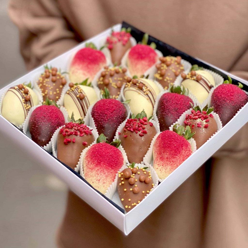 Клубника в шоколаде "Romantic Evening" (20-25 ягод)