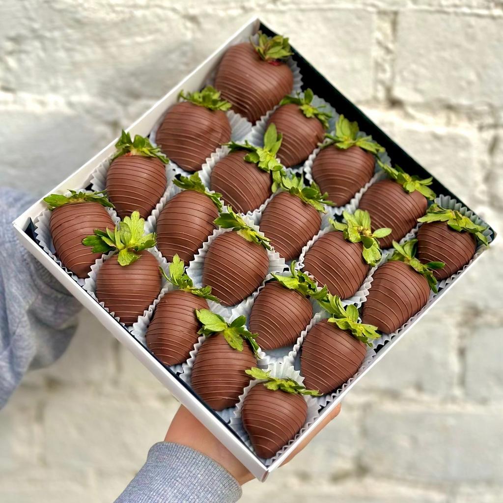 Клубника в шоколаде "Classic" (20-25 ягод)