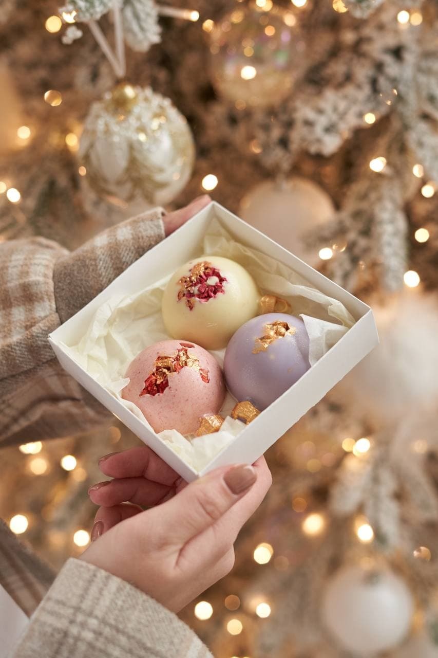 Фигурный шоколад "Новогодние шары"