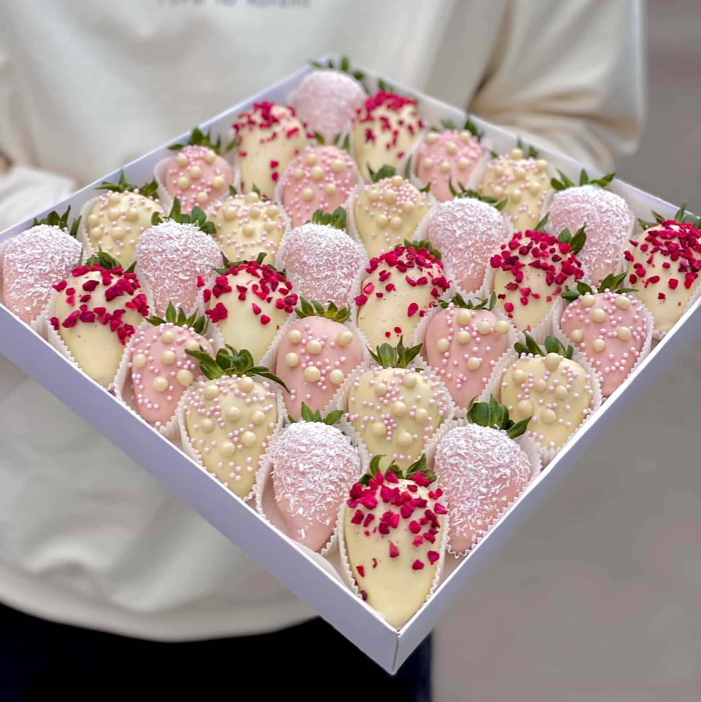 Клубника в шоколаде "Spring" (30-36 ягод)