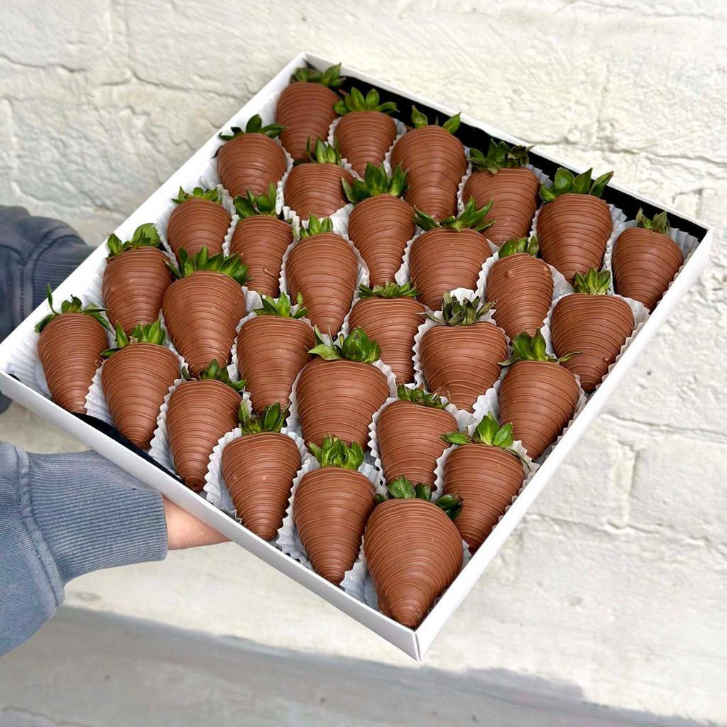 Клубника в шоколаде "Classic" (30-36 ягод)