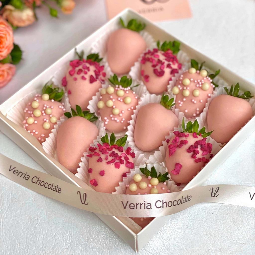 Клубника в шоколаде "Rose" (12-16 ягод)