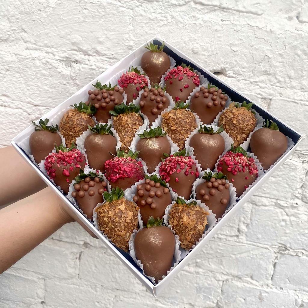 Клубника в шоколаде "Darling" (20-25 ягод)