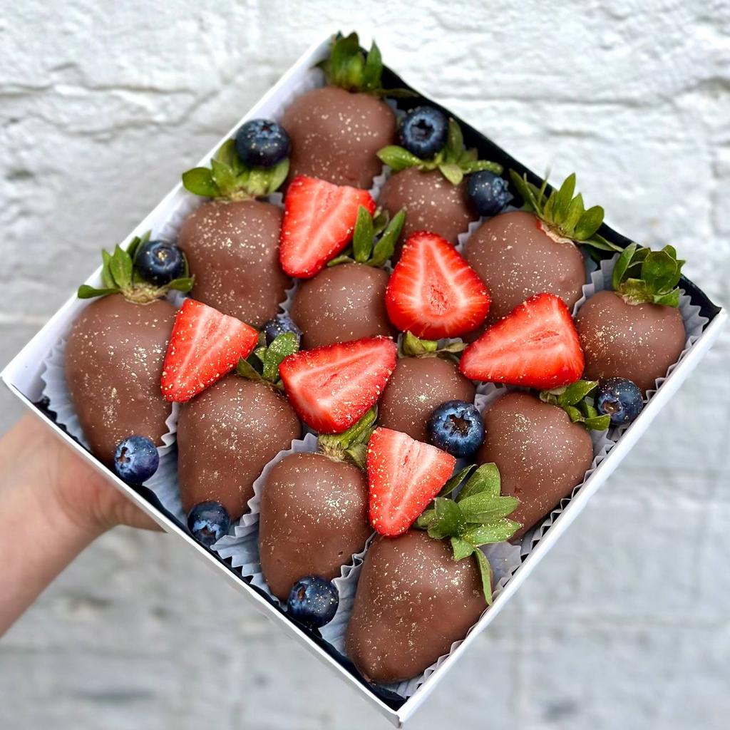 Клубника в шоколаде Berry Mix (12-16 ягод)