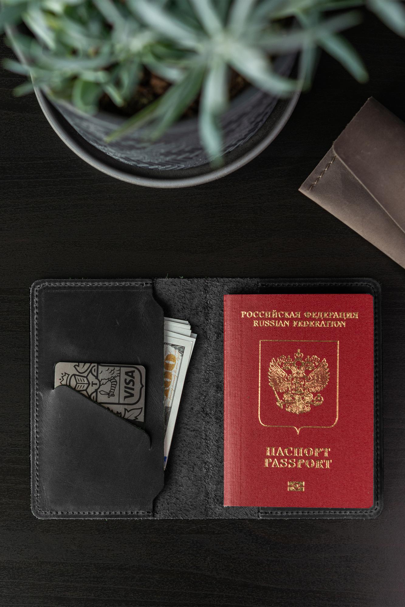 Обложка на паспорт из натуральной кожи / Кожаная обложка на документы