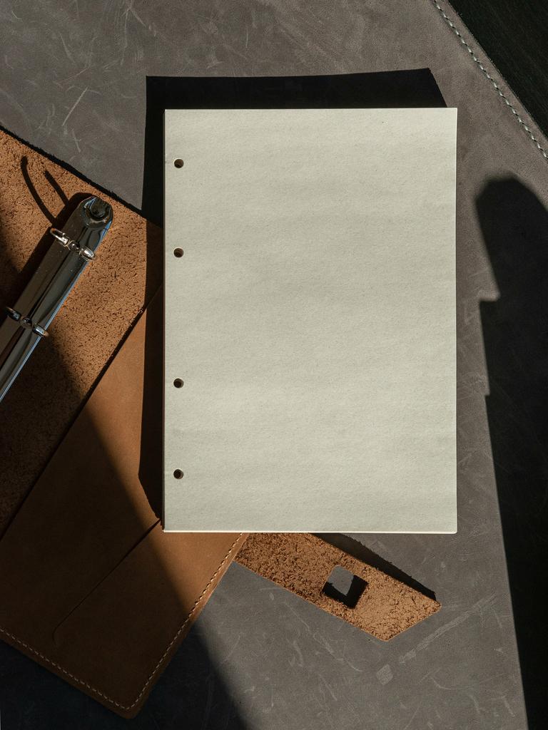 Сменный блок формата А5 для тетрадей,блокнотов и ежедневников на кольцах с чистой экобумагой без линовки бежевого цвета,80г/м